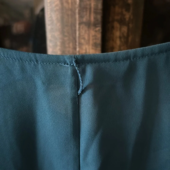 Beautiful Dark Teal Jennifer Lopez Blouse 2x SemiShear Long Sleeves with buttons - Picture 3 of 4